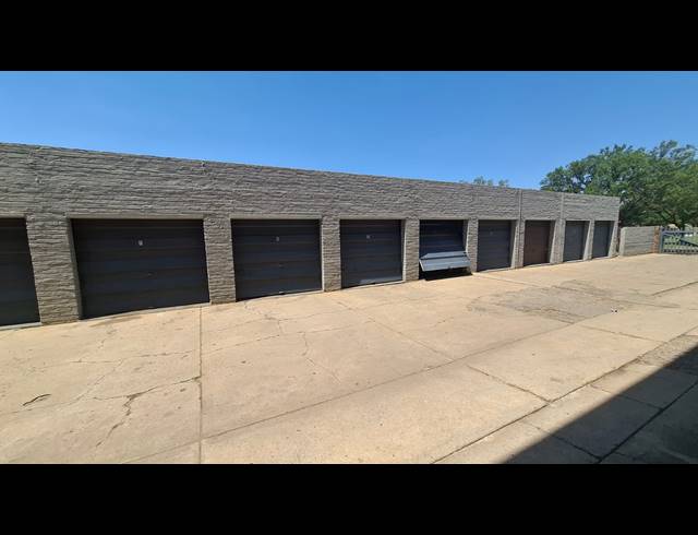 2 BEDROOM APARTMENT FOR SALE IN THREE RIVERS